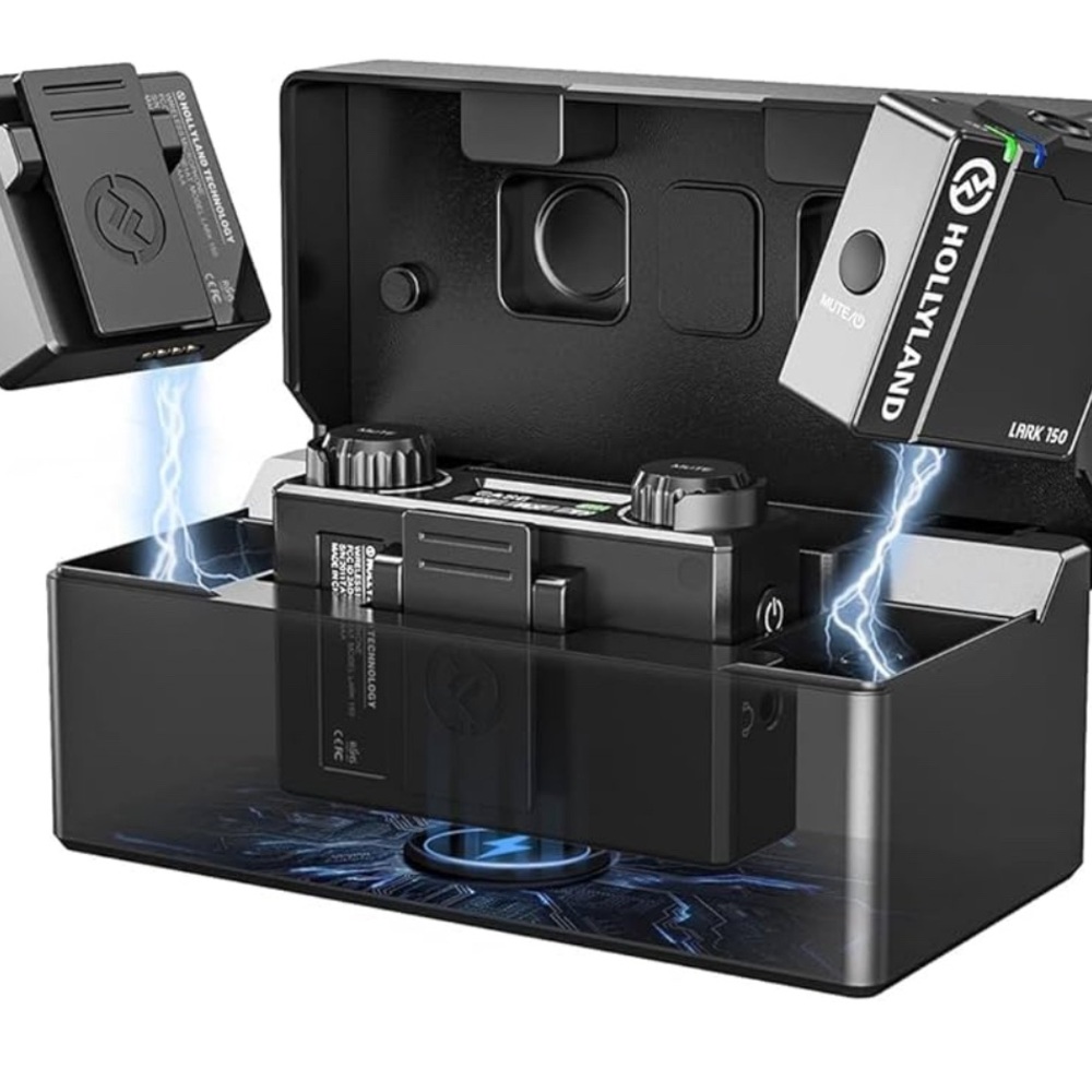 Set of 2 Lavalier Hollyland rechargeable microphones Like new, used twice.